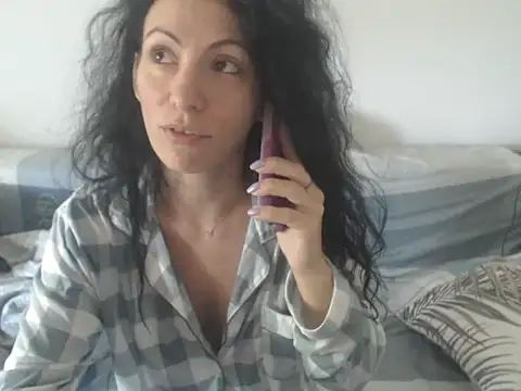 Snapshot of Emmatoo chatting on 06-05-26, 10:10 Emmatoo online show from 06-05-26, 10:10