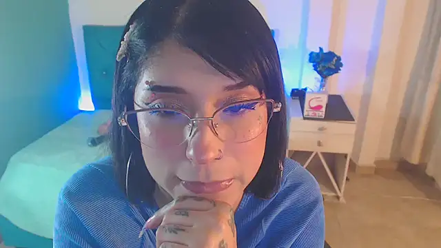 Snapshot of Cinthya-Gomez6 chatting on 03-19-25, 05:39 Cinthya-Gomez6 online show from 03-19-25, 05:39