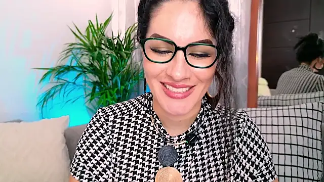 Pamela Rosal online show from 05-11-26, 04:04