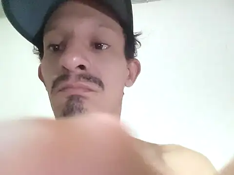 Snapshot of trebollhht chatting on 09-23-25, 01:14 trebollhht online show from 09-23-25, 01:14