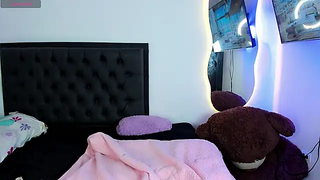 Maryonthemoon online show from 03-29-26, 03:39