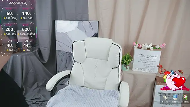 -----Sue----- online show from 10-07-25, 01:58