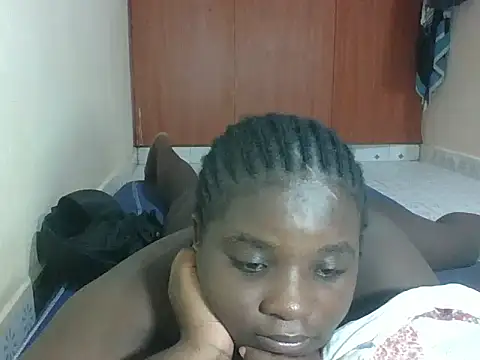 hotebbbyy online show from 05-02-26, 03:33