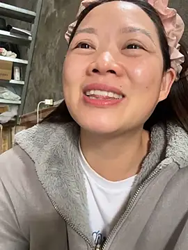 Hellen 111 online show from 10-30-25, 06:37