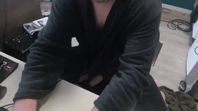 Snapshot of 050kek2 chatting on 12-24-24, 11:06 050kek2 online show from 12-24-24, 11:06