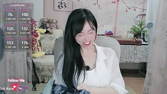 Lisa-s online show from 10-12-25, 01:43