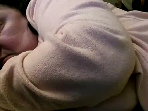 Snapshot of WHITEDAROSE chatting on 02-10-25, 11:04 WHITEDAROSE online show from 02-10-25, 11:04