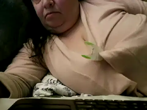 Snapshot of WHITEDAROSE chatting on 02-10-25, 10:40 WHITEDAROSE online show from 02-10-25, 10:40