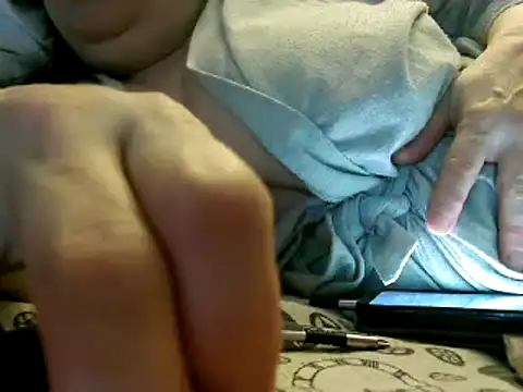 Snapshot of WHITEDAROSE chatting on 03-10-25, 08:01 WHITEDAROSE online show from 03-10-25, 08:01