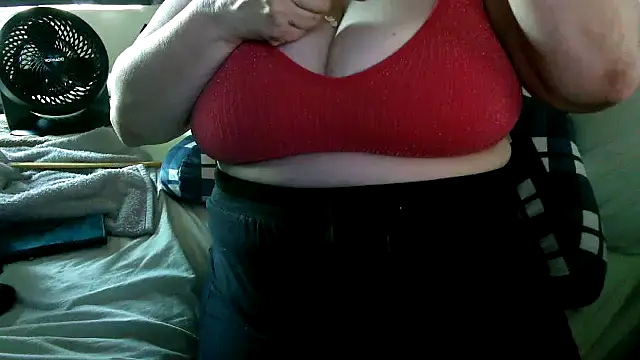 Snapshot of WHITEDAROSE chatting on 10-02-25, 09:33 WHITEDAROSE online show from 10-02-25, 09:33