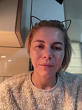 tanyagrey online show from 11-18-25, 06:40