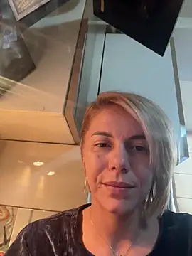 Snapshot of tanyagrey chatting on 12-19-25, 09:49 tanyagrey online show from 12-19-25, 09:49