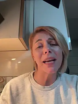 Snapshot of tanyagrey chatting on 12-21-25, 04:58 tanyagrey online show from 12-21-25, 04:58