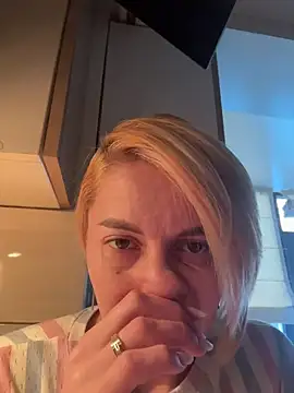 Snapshot of tanyagrey chatting on 01-12-26, 06:40 tanyagrey online show from 01-12-26, 06:40