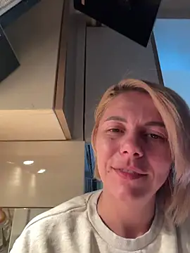 Snapshot of tanyagrey chatting on 01-19-26, 07:01 tanyagrey online show from 01-19-26, 07:01