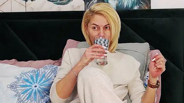 Snapshot of tanyagrey chatting on 02-20-26, 06:59 tanyagrey online show from 02-20-26, 06:59