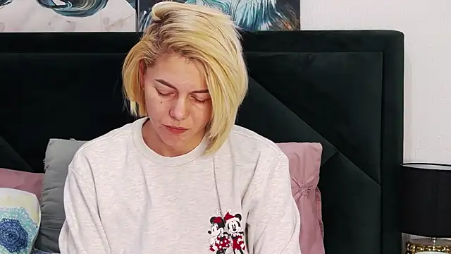 Snapshot of tanyagrey chatting on 02-25-26, 06:34 tanyagrey online show from 02-25-26, 06:34