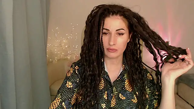 Snapshot of MaryMalory11 chatting on 02-25-25, 04:31 MaryMalory11 online show from 02-25-25, 04:31
