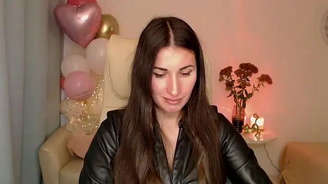 Snapshot of MaryMalory11 chatting on 10-13-25, 10:37 MaryMalory11 online show from 10-13-25, 10:37