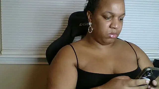 Badgirlbrittt online show from 09-25-25, 12:03