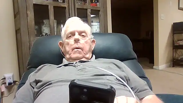 Snapshot of bootlegmanz chatting on 05-14-26, 02:02 bootlegmanz online show from 05-14-26, 02:02