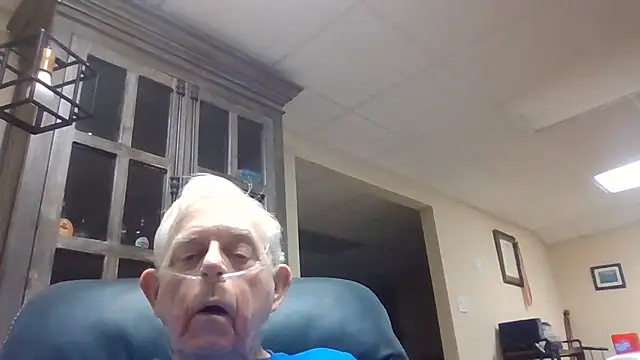 Snapshot of bootlegmanz chatting on 05-20-26, 02:12 bootlegmanz online show from 05-20-26, 02:12