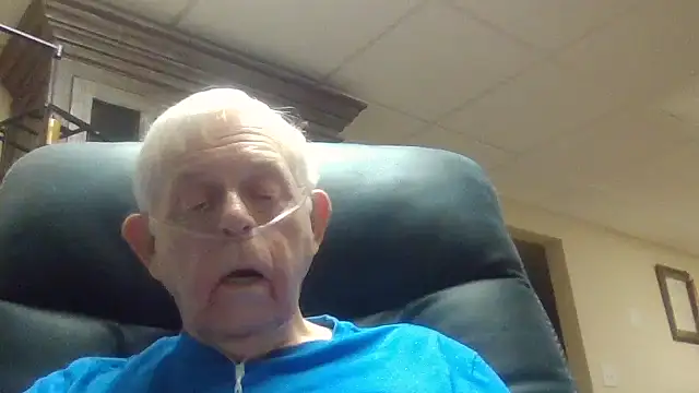 Snapshot of bootlegmanz chatting on 05-28-26, 02:25 bootlegmanz online show from 05-28-26, 02:25