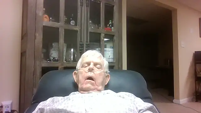 Snapshot of bootlegmanz chatting on 06-01-26, 10:55 bootlegmanz online show from 06-01-26, 10:55