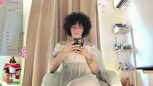 Snapshot of BarbieVenus chatting on 01-28-25, 03:25 BarbieVenus online show from 01-28-25, 03:25