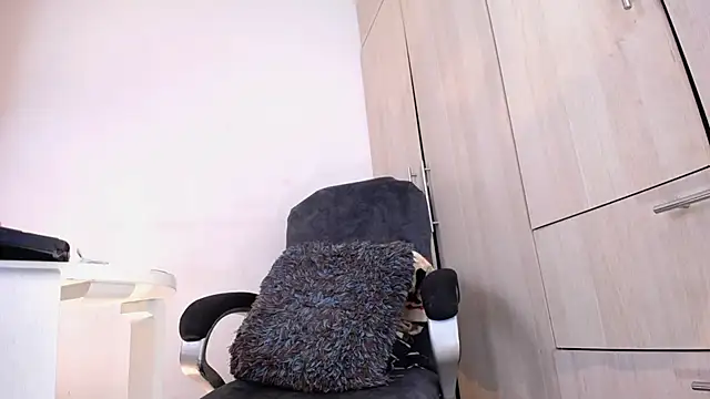 Snapshot of camilasexy111 chatting on 03-20-25, 11:45 camilasexy111 online show from 03-20-25, 11:45