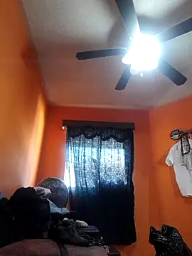 miicheele32 online show from 03-18-25, 06:04