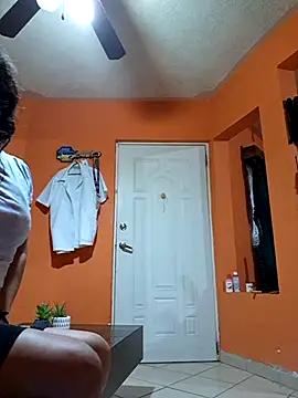 miicheele32 online show from 10-20-25, 08:48