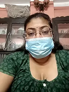 Snapshot of LAVERNIYA_ chatting on 01-05-25, 11:59 LAVERNIYA  online show from 01-05-25, 11:59