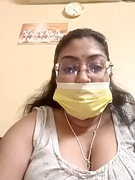 Snapshot of LAVERNIYA_ chatting on 01-17-25, 11:27 LAVERNIYA  online show from 01-17-25, 11:27