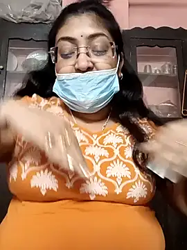 Snapshot of LAVERNIYA_ chatting on 01-23-25, 01:24 LAVERNIYA  online show from 01-23-25, 01:24
