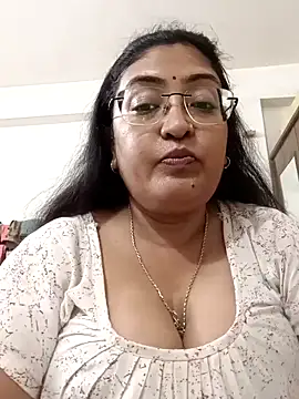 Snapshot of LAVERNIYA_ chatting on 09-26-25, 05:06 LAVERNIYA  online show from 09-26-25, 05:06