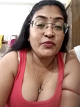 Snapshot of LAVERNIYA_ chatting on 10-07-25, 07:44 LAVERNIYA  online show from 10-07-25, 07:44