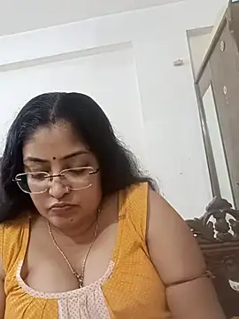 Snapshot of LAVERNIYA_ chatting on 10-18-25, 12:06 LAVERNIYA  online show from 10-18-25, 12:06