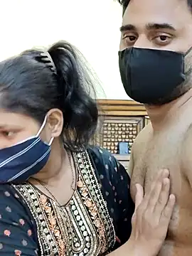 Snapshot of IND_COUPLE1 chatting on 02-05-25, 02:59 IND COUPLE1 online show from 02-05-25, 02:59