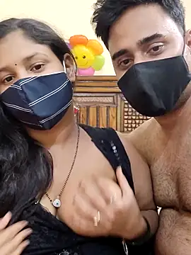 Snapshot of IND_COUPLE1 chatting on 02-09-25, 06:47 IND COUPLE1 online show from 02-09-25, 06:47