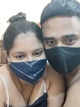 Snapshot of IND_COUPLE1 chatting on 02-23-25, 12:48 IND COUPLE1 online show from 02-23-25, 12:48