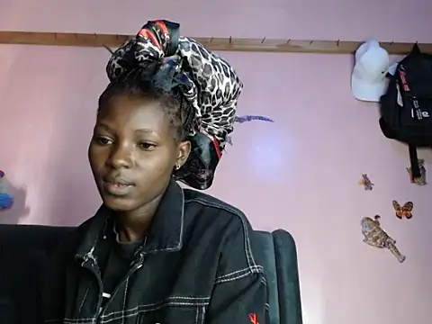 TrishaKalid online show from 01-30-25, 08:43