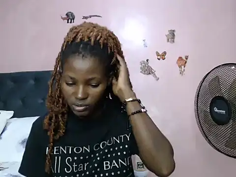 TrishaKalid online show from 03-10-25, 07:29