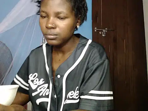 TrishaKalid online show from 10-27-25, 08:18