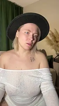 Charming Daphny online show from 04-09-26, 06:02