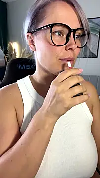 Charming Daphny online show from 07-18-26, 08:51