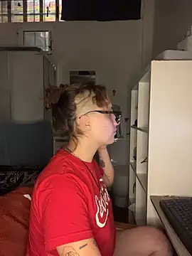 Snapshot of Hawitxui chatting on 11-08-25, 06:51 Hawitxui online show from 11-08-25, 06:51