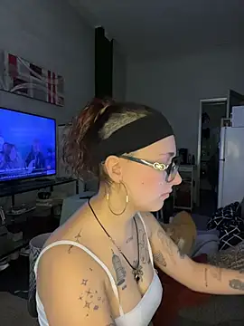 Snapshot of Hawitxui chatting on 11-20-25, 09:53 Hawitxui online show from 11-20-25, 09:53