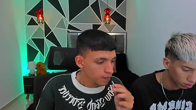 Snapshot of Juan_Nd_Steven chatting on 05-02-26, 03:55 Juan Nd Steven online show from 05-02-26, 03:55