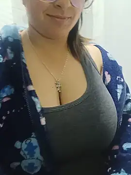 Snapshot of _Angelinaandrade_ chatting on 06-20-26, 01:09 Angelinaandrade online show from 06-20-26, 01:09